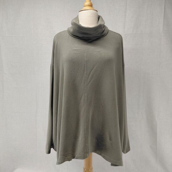 Athleta Tops - Athleta Oversized LS Moss Green Turtleneck Size XL